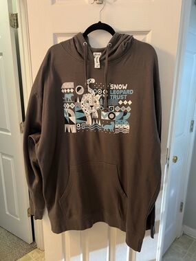 Snow Leopard Trust women’s Grey Graphic Hoodie